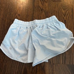 Lululemon hotty hot shorts 2.5”